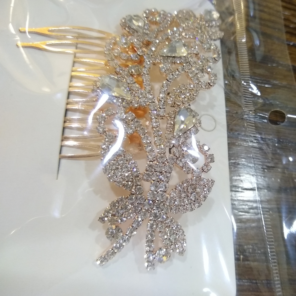 Rhinestone Hair Accessory - Picture 3 of 3